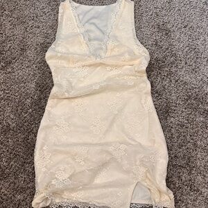 Elegant Lace Sleeveless Dress